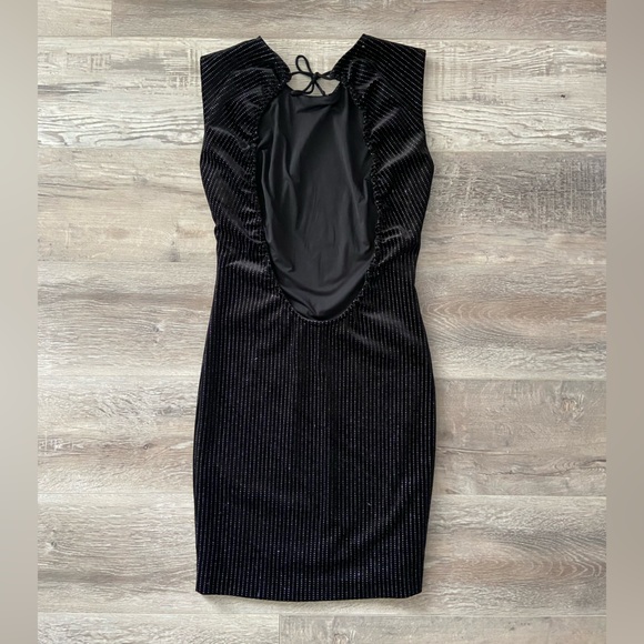 NEW Guess Exposed Back Dress - Picture 2 of 6